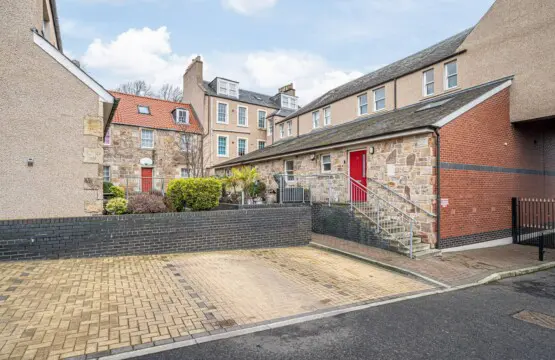 77e9a32e c012 4980 9a75 ea2a9c8b2c2b.jpg