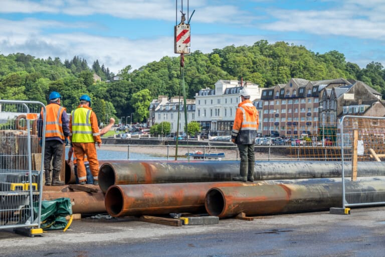 Contractor accommodation in Fife – workers on a construction site in Scotland